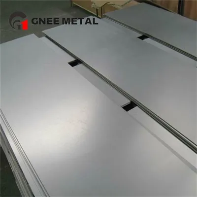 Karsti formējama titāna loksne